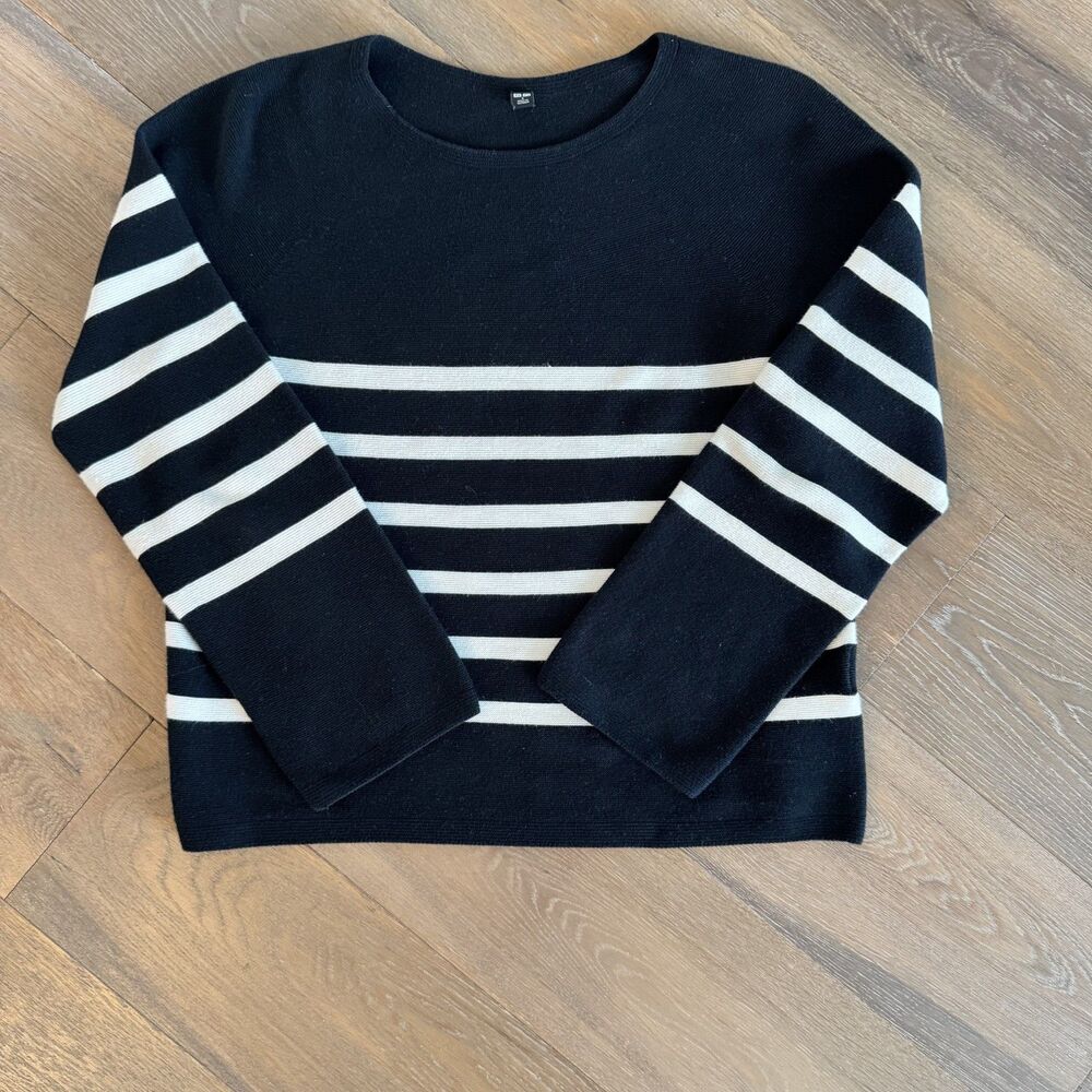 Uniqlo black and white striped crew-neck sweater